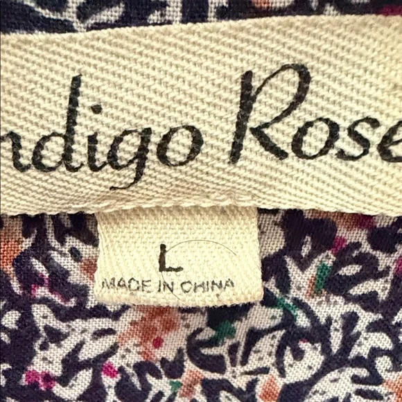 Floral Midi Dress with V-Neckline - Picture 4 of 4